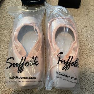 NEW Suffolk Stellar Pointe Shoes 7XXX